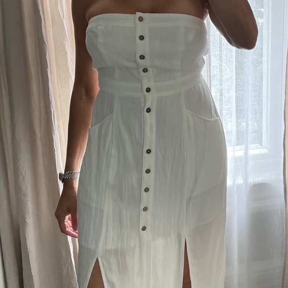 Aakaa Dresses & Skirts - Aakaa Strapless button down dress